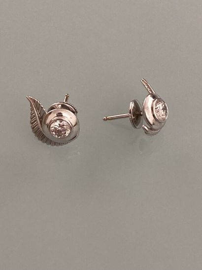 Paire de boucles d'oreilles en or gris 750...