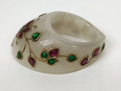 Celadon nephrite jade archer ring decorated...