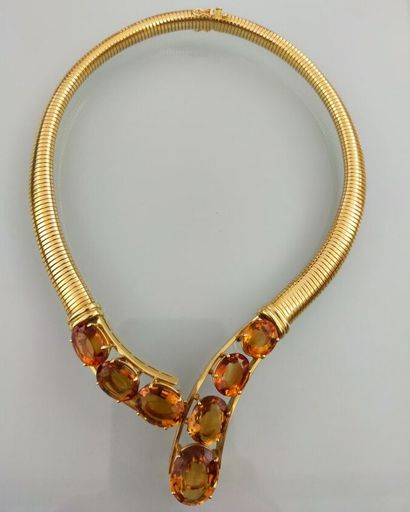 Pair of earrings in 750 thousandths yellow...