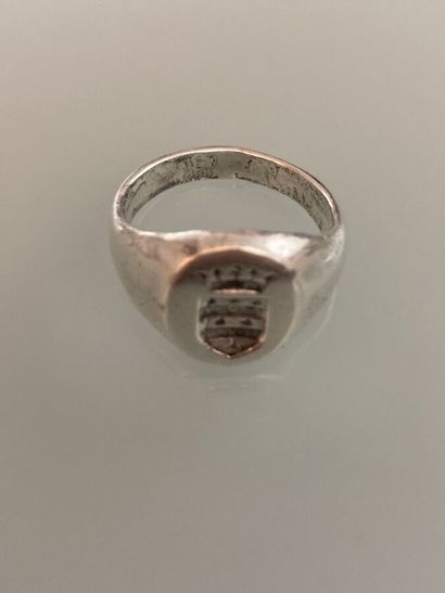 Chevalière in silver
Weight : 8 g