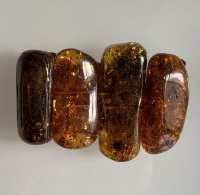 Lot comprising: a 750 thousandths yellow...