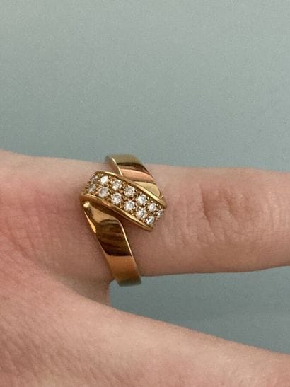 Ring in yellow gold 750 thousandths, the...