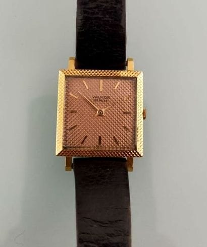 Men's wristwatch, square-shaped in 750 thousandths...
