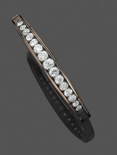 Bracelet rigide et ouvrant en or jaune 750...