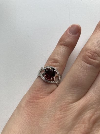 Ring in 750 thousandths white gold with a...