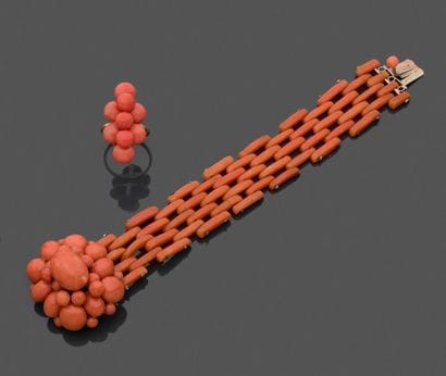 Coral set (Specimens made of red coral (Corallium...