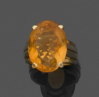 Ring in yellow gold 750 thousandths, the...