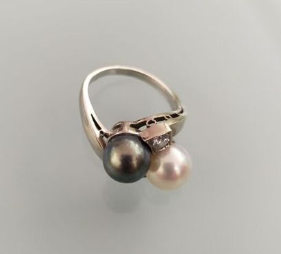 750 thousandths white gold ring set with...