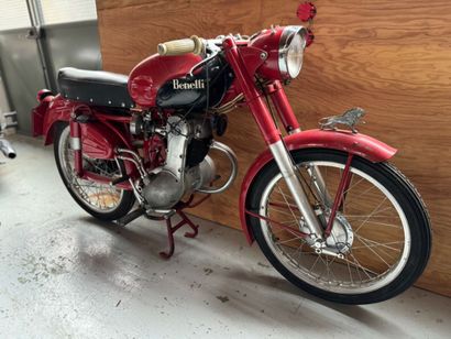BENELLI
Motorcycle
Leoncino 
125 cc
4-stroke...