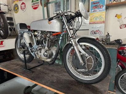 DUCATI
Moto
Spaggiari Race
350 cc
4-stroke...