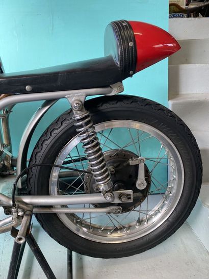 DUCATI
Moto
Sport Corsa Race
250 cc 51
4-stroke...