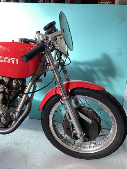 DUCATI
Moto
Sport Corsa Race
250 cc 51
4-stroke...
