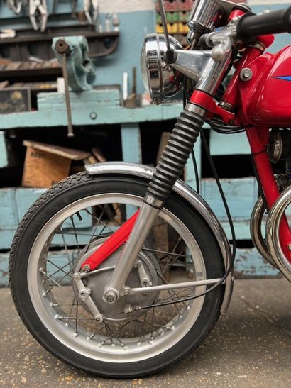 MV AGUSTA
Moto
Sport Elettronica
350 cc
4-stroke...