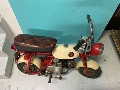 HONDA 
Moto
Monkey
Type Z50M - 50cc
4-stroke...