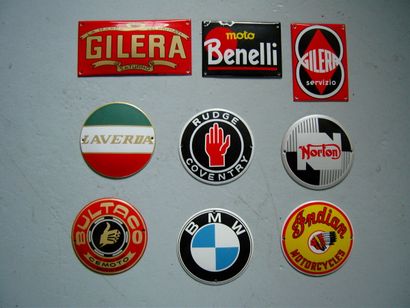36 posters and enamelled plates