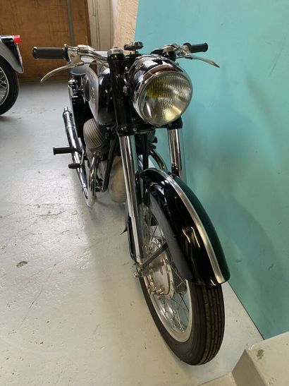 VICTORIA BERGMEISTER
Motorcycle
350 cc
Road-facing...