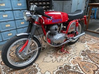 MV AGUSTA
Moto
Sport Elettronica
350 cc
4-stroke...