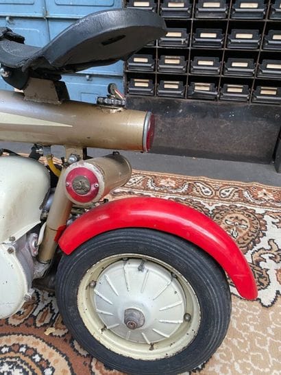 LAMBRETTA
Moto
Rosellla 
50 cc
2-stroke horizontal...