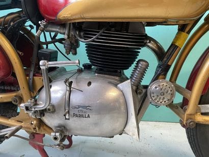 MOTO PARILLA
Motorcycle
Fox 175
175 cc
Vertical...