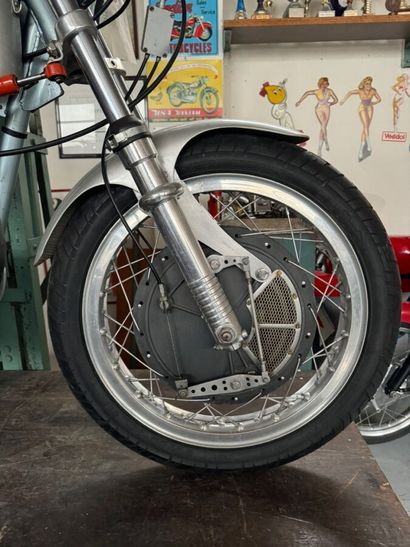 DUCATI
Moto
Spaggiari Race
350 cc
4-stroke...