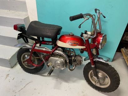 HONDA 
Moto
Monkey
Type Z50A - 50 cc
4-stroke...