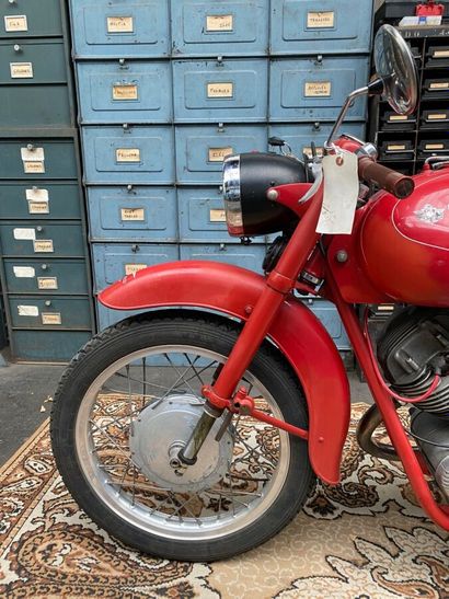 MOTO GUZZI
Moto
Lodola sport
175cc
Vertical...
