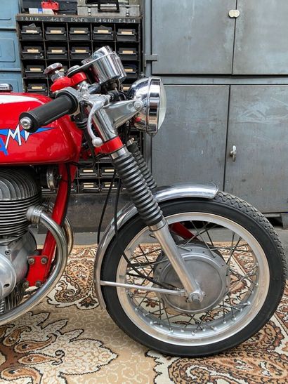MV AGUSTA
Moto
Sport Elettronica
350 cc
4-stroke...