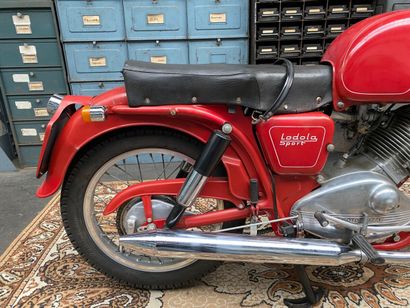 MOTO GUZZI
Moto
Lodola sport
175cc
Vertical...