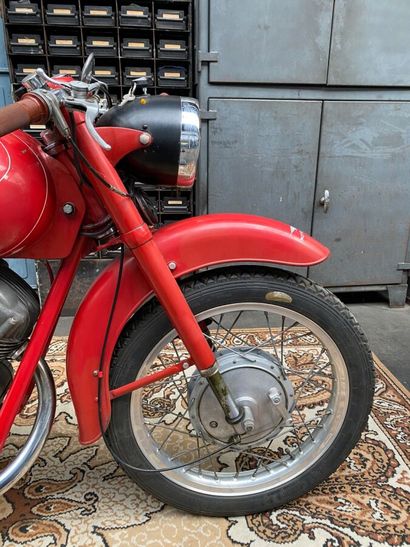 MOTO GUZZI
Moto
Lodola sport
175cc
Vertical...