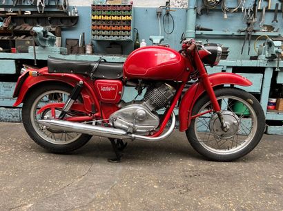 MOTO GUZZI
Moto
Lodola sport
175cc
Vertical...