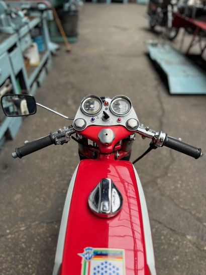 MV AGUSTA
Moto
Sport Elettronica
350 cc
4-stroke...