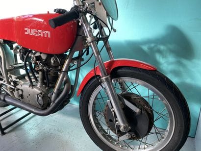 DUCATI
Moto
Sport Corsa Race
250 cc 51
4-stroke...