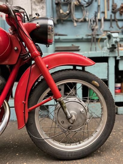 MOTO GUZZI
Moto
Lodola sport
175cc
Vertical...