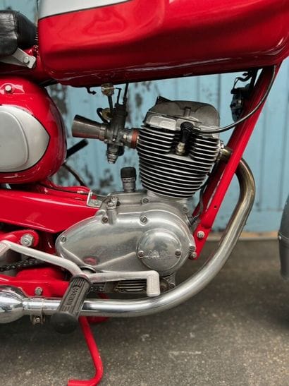 MOTO MORINI
Motorcycle 
125 cc
4-stroke vertical...