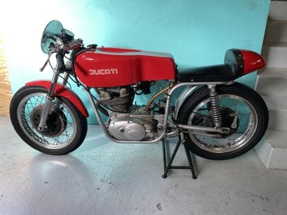 DUCATI
Moto
Sport Corsa Race
250 cc 51
4-stroke...