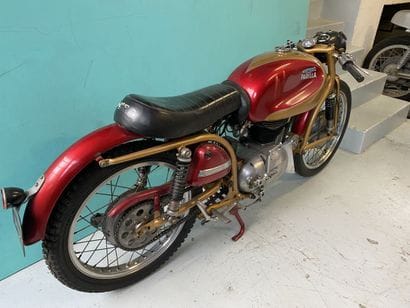 MOTO PARILLA
Motorcycle
Fox 175
175 cc
Vertical...