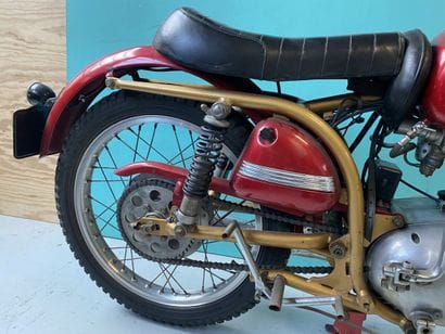 MOTO PARILLA
Motorcycle
Fox 175
175 cc
Vertical...