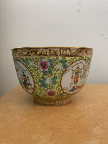 CHINA, 20th century
Polychrome porcelain...