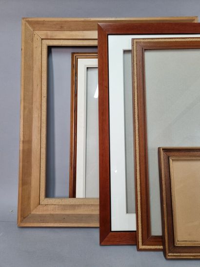 Set of wooden frames 
Sight size : 
71.5...
