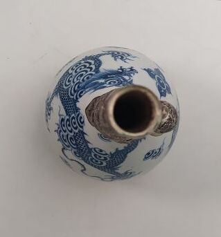Hué blue porcelain bottle vase
Vietnam, 19th...