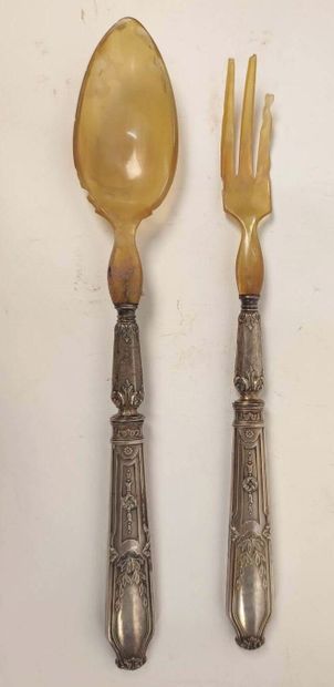 Filled silver and horn salad servers
Minerve...