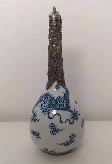Hué blue porcelain bottle vase
Vietnam, 19th...