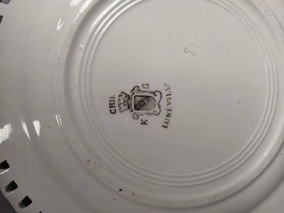 LUNEVILLE
Set of 1 large and 12 small pl...