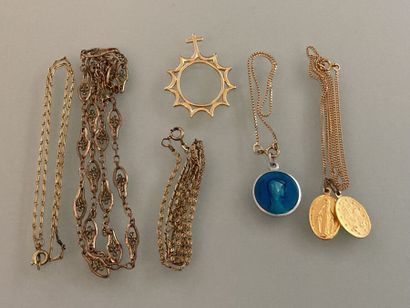 Lot of costume jewelry including necklaces,...