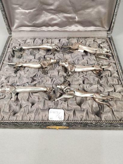 Set of six silver-plated animal knife holders
Length:...