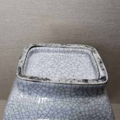 CHINA
Three hu vases in cracked and flamed...