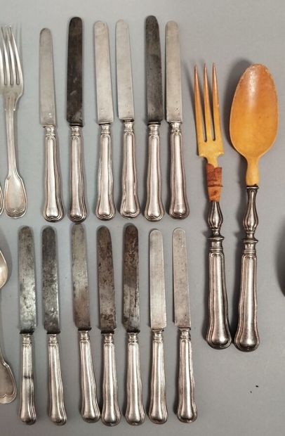 Mismatched flatware in silver-plated metal...