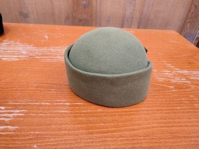 CARVEN
Set of two felt hats
One in black...