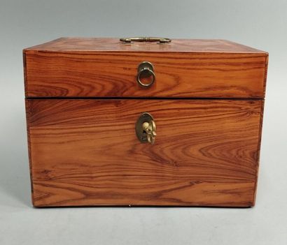 Cavagnole game
A veneered box with three...