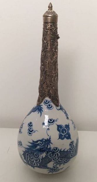 Hué blue porcelain bottle vase
Vietnam, 19th...
